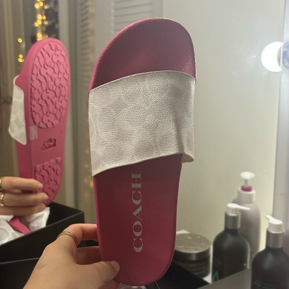 shoes - Picture 3 of 4